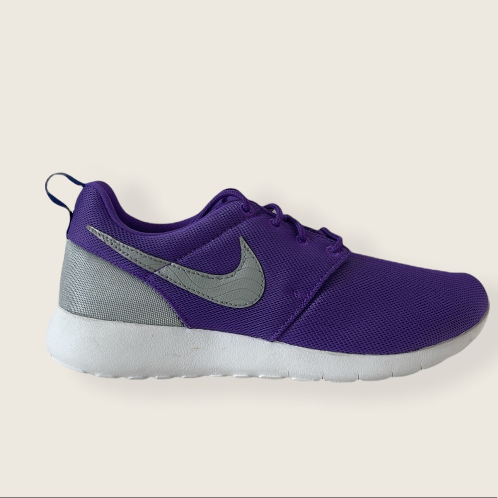 Nike Roshe One GS. Size 7Y